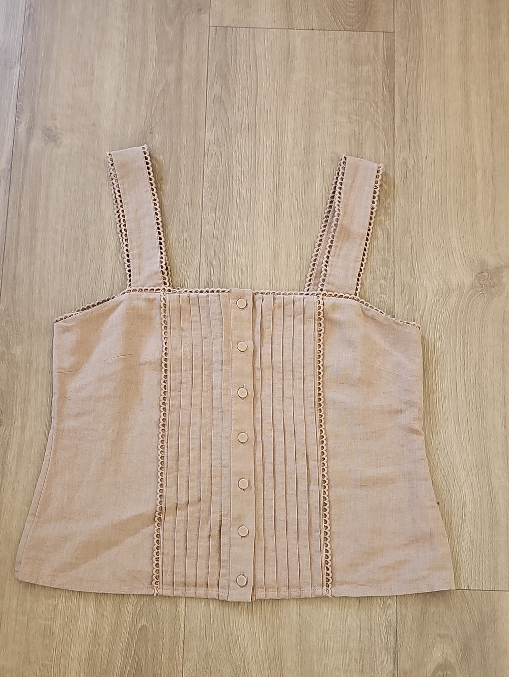 Amour Vert Tan Linen-Blend Pintuck Button-Front Tank Size Small